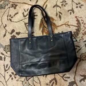 Black leather Fossil brand tote bag-EUC!
